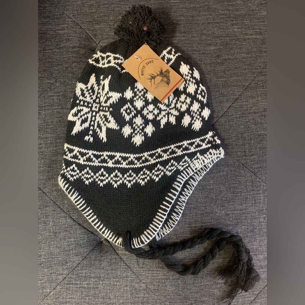 🎉 Winter Snowflake Toque/Hat with Ear Flaps and Pompom